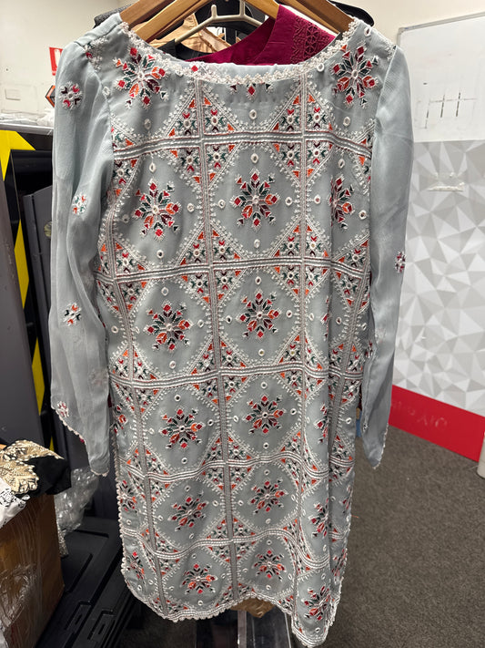 Grey Chiffon Shesha Work 3 Pcs Stui