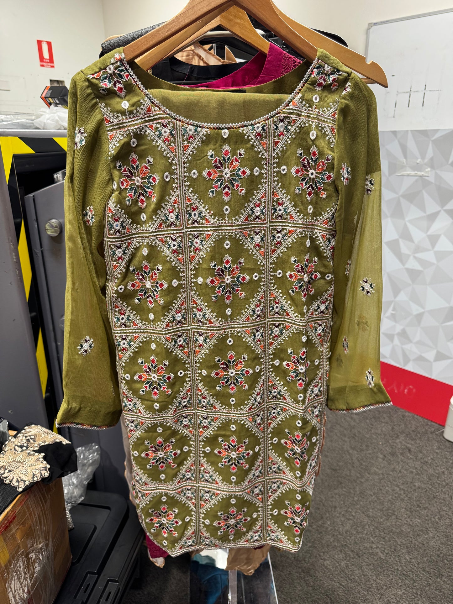 Green Chiffon Shesha Work 3 Pcs Suit